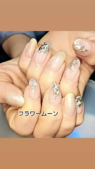 ネイル フラワー ムーンのネイルデザイン
