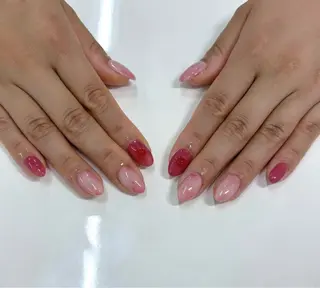 ネイル 秋元 琴音のネイルデザイン