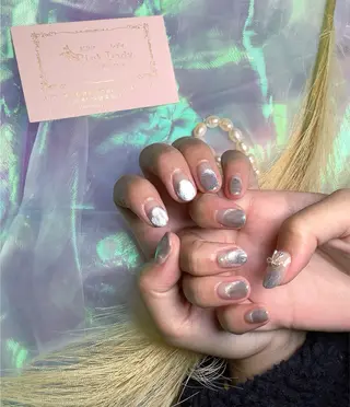 ネイル pink ladyサロン所属・べ にのネイルデザイン