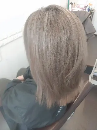 ミディアム 🌈カラー33∞円 🌈北綾瀬 谷中店のヘアスタイル