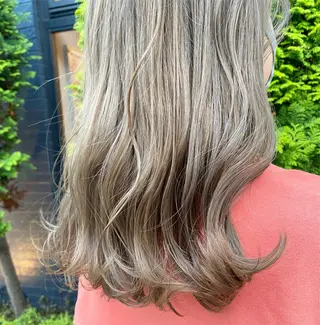 セミロング カラー sii.所属・sii. 川嶋のヘアスタイル