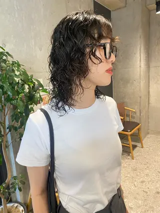 ミディアム パーマ Yahiko ハイトーンのヘアスタイル