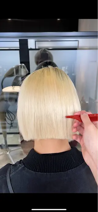 ショート け んブリーチ縮毛矯正のヘアスタイル