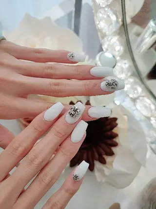 ネイル RUNWAY 　　の眉毛・アイブロウイメージ