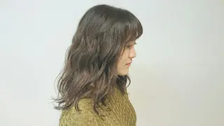 セミロング ロング 透明感ハイライト◎ 伊藤夏海のヘアスタイル