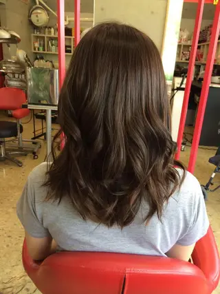 セミロング EARTH長岡 🌼渡辺まい🌼のヘアスタイル