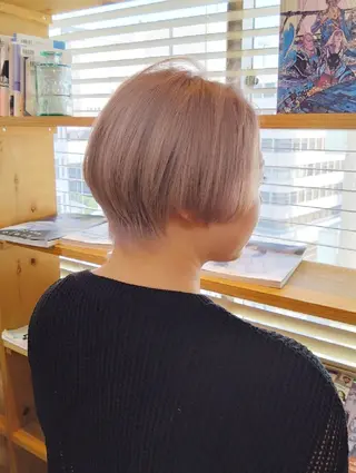 ショート カラー little×PORTO 元町所属・Topstylist ゆきこのヘアスタイル