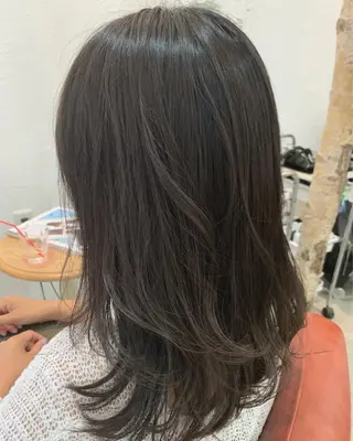 セミロング カラー fio マナミのヘアスタイル