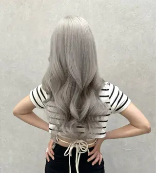 ロング 璃 音のヘアスタイル