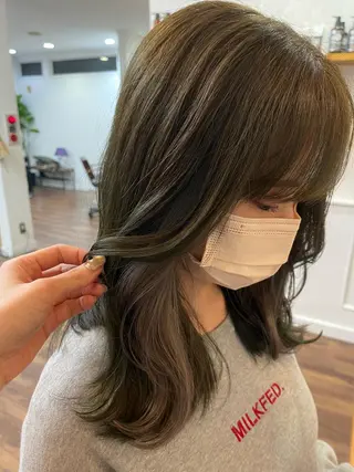 セミロング 関根 沙季のヘアスタイル