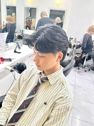 ショート パーマ ヘアアレンジ メンズ SALOWIN藤沢店所属・艶カラー の達人のヘアスタイル