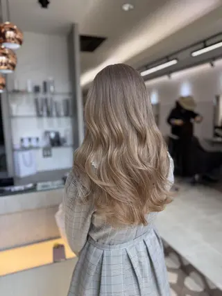 カラー ロング JILL/鶴岡 和幸/天神のヘアスタイル