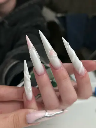 ネイル Diamond  Salon所属・Hain Hainのネイルデザイン