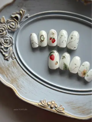 ネイル FIORITURA Maikoのネイルデザイン