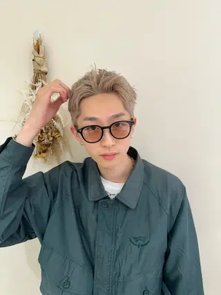 ショート カラー メンズ タイトボブ個性派カラ ーAKANEのヘアスタイル