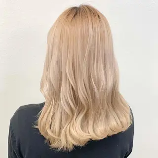 セミロング ブリーチ✖️ 縮毛LANDのヘアスタイル
