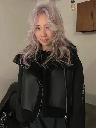 ロング カラー Loom.所属・村上雅人 ナチュラルモードのヘアスタイル