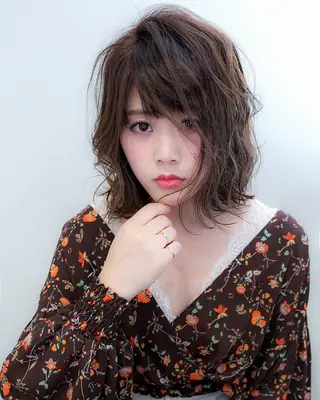 カラー ヘアアレンジ セミロング ブリーチ/ヘアケア/ 艶髪/イギチハルのヘアスタイル