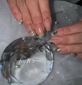 ミディアム forR's AIKAのネイルデザイン