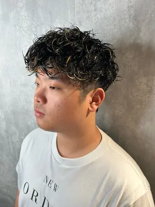 ショート メンズ become men's hair 名駅店所属・名駅/フェザーパーマ 韓国ヘア/森岡のヘアスタイル