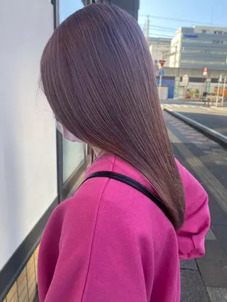 ロング W所属・小林 朋花のヘアスタイル
