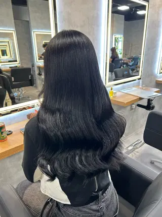 ロング カラー パーマ ヘアアレンジ 透明感ブリーチカラー 🌈TOMOHIROのヘアスタイル