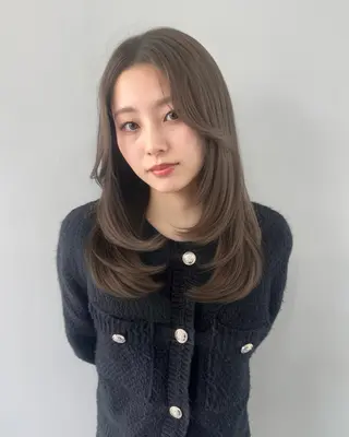 ロング カラー 🩶ブリーチ/ レイヤー🩶フミカのヘアスタイル