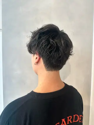 ショート パーマ メンズ 渋谷レイヤーカット/ 暖色艶カラー🩵高橋のヘアスタイル