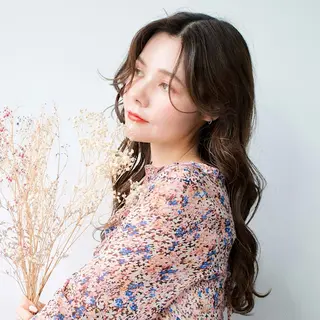 ロング カラー パーマ ヘアアレンジ CREAPY所属・日向野 利菜のヘアスタイル