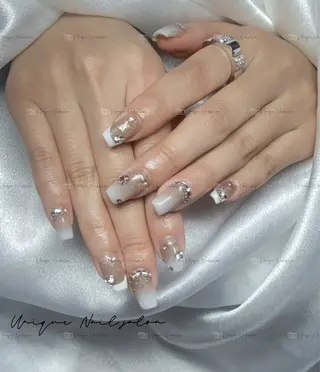 ネイル UniqueNail 長さだし専門店のネイルデザイン