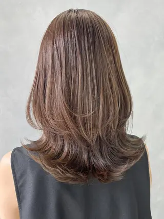 カラー セミロング ITbyALBUM 八王子店のヘアスタイル