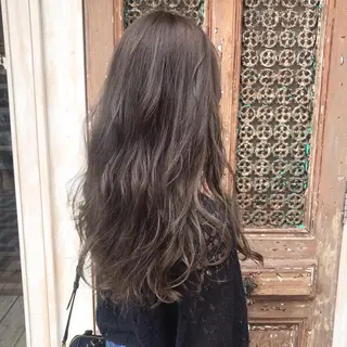 ロング 【指名No1】飯塚 宏美のヘアスタイル