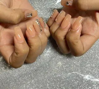 ネイル VIERU 🌈🎀💖のネイルデザイン