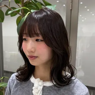 ミディアム 韓国レイヤー｜ 透明感カラー｜ココナのヘアスタイル