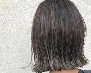 ミディアム カラー ニシキオリ ユウキのヘアスタイル