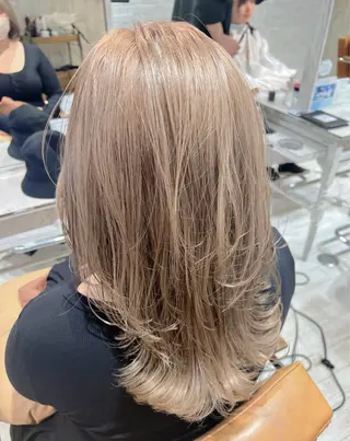 セミロング ハイレイヤー/顔周り /レイヤーカットのヘアスタイル