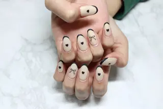 ネイル レイジー スワンのネイルデザイン