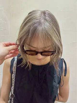 ショート カラー 池田凛/ ハイトーンカラーのヘアスタイル