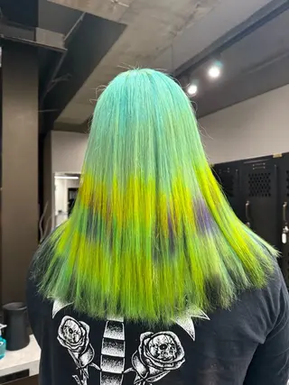 カラー ルシ🌈/ハイトーン デザインカラー/町田のヘアスタイル