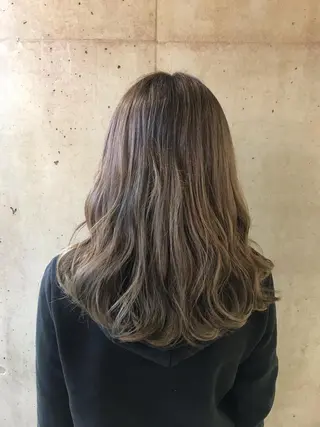 ミディアム カラー 一ノ瀬 蘭のヘアスタイル