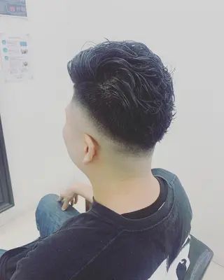 ショート パーマ 嶋 悠哉のヘアスタイル