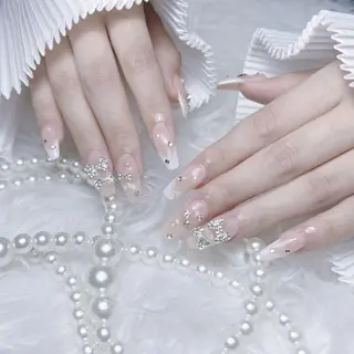 ネイル RAFFINE 月🦋🩵のネイルデザイン