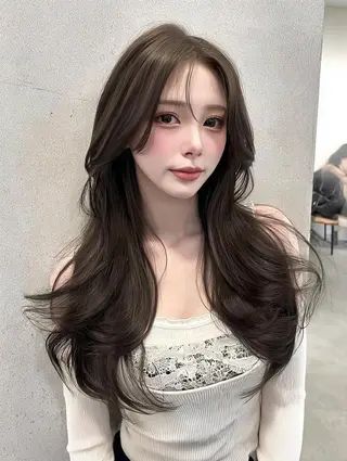 セミロング 透け感カラー得意🎀 りおなのヘアスタイル