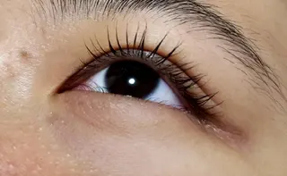 マツエク・マツパ LASH BAR天王寺店所属・LASH BAR  友久のマツエク・マツパデザイン