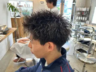 ショート メンズ 倉持 誠也　フェザーパーマのヘアスタイル