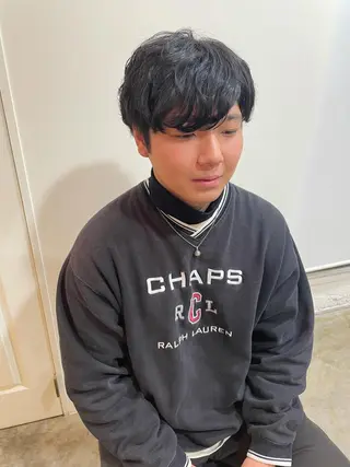 パーマ メンズ MIOベージュカラー 柔らかいカラーのヘアスタイル