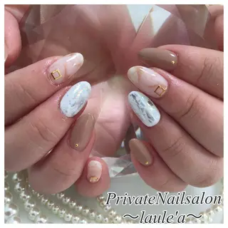 ミディアム ネイル Nailsalon laule'aのネイルデザイン