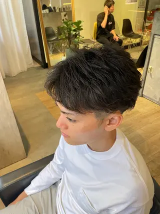 ショート 川副/シャドウ/ 波巻き/メンズパーマのヘアスタイル