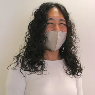 セミロング パーマ カーリーパーマ/ 透明ｶﾗｰ/MIKUのヘアスタイル