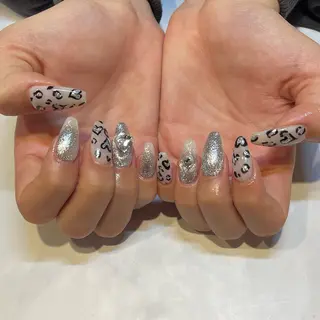 ネイル 友野 遥のネイルデザイン